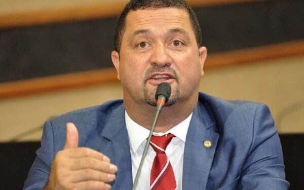 Osni Cardoso defende recondução de Adolfo Menezes na presidência da Alba