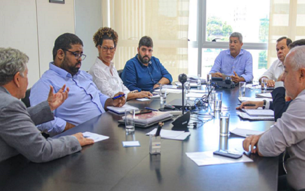 Governo publica decreto que estabelece grupo de transição; veja nomes