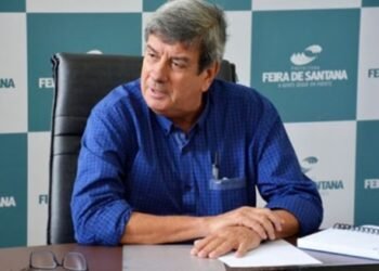 Parlamentares pedem que Colbert termine obras no centro de Feira