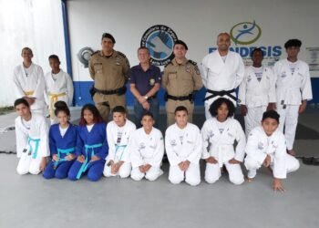 Alunos de judô da BCS Santa Luzia ganham novos kimonos