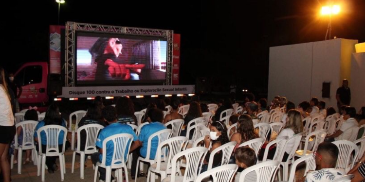 Governo da Bahia promove sessão de cinema em Maracás na próxima segunda (21)