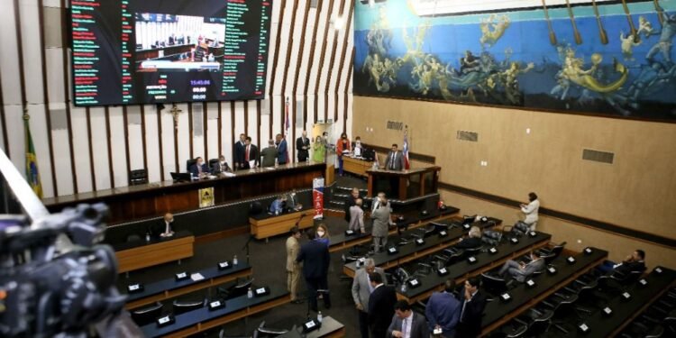 Assembleia Legislativa aprova LDO em dois turnos.