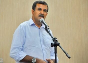 Prefeito acusado de exonerar servidores por apoiar oposição