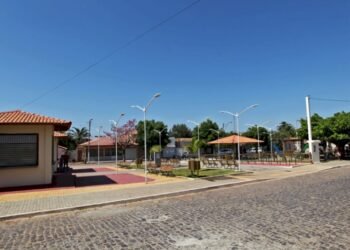 Coribe: liminar do TCM suspende aumento na remuneração de secretários