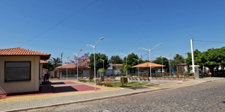 Coribe: liminar do TCM suspende aumento na remuneração de secretários