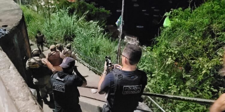 Departamento de Polícia Técnica realiza reprodução simulada de ação policial na Gamboa