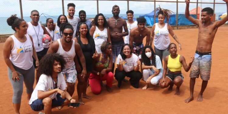 Com a participação de pessoas em situação de rua, 2º Festival Esportivo da Primavera movimenta Ponta do Humaitá, em Salvador