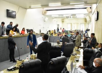 Câmara convoca secretária de Saúde para prestar esclarecimentos