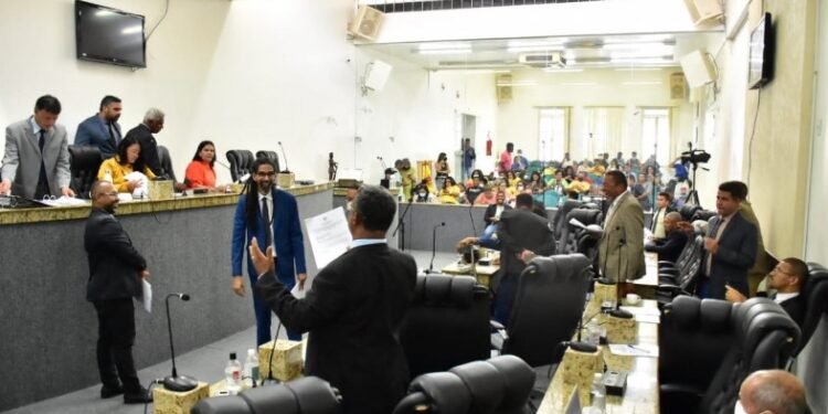 Câmara convoca secretária de Saúde para prestar esclarecimentos