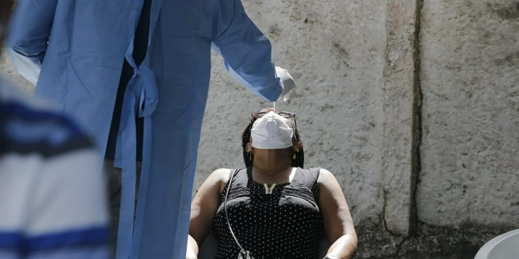 Máscara voltará a ser obrigatória em alguns ambientes da Bahia, anuncia Rui