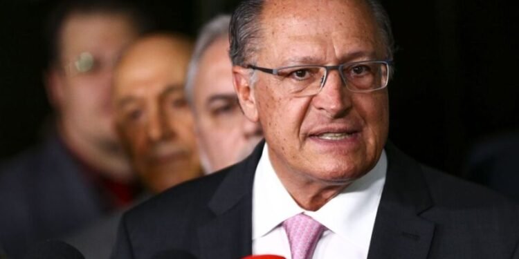Alckmin anuncia novos nomes para transição do governo Lula