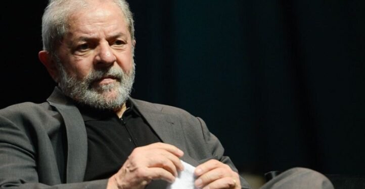 Lula recebe alta de hospital após retirar lesão na laringe