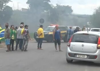 Trechos da BR-101 voltam a ser interditados na Bahia, diz PRF