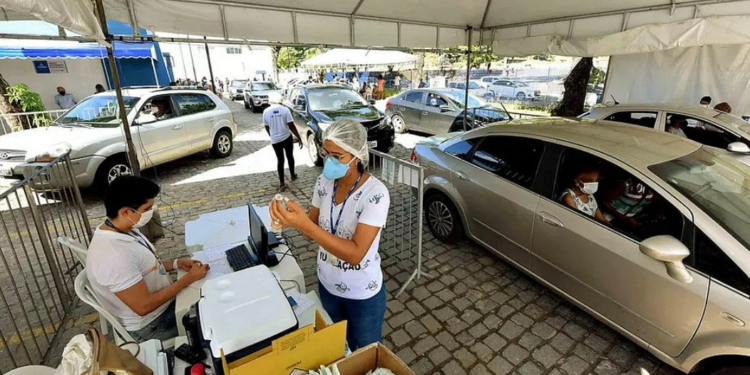 Prefeitura vai reativar pontos de drive-thru para vacinação contra covid-19