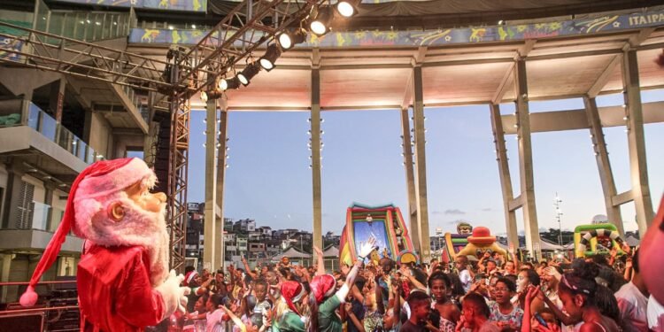 Papai Noel chega na Arena Fonte Nova