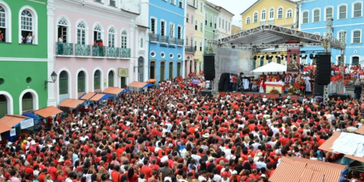 Festa de Santa Bárbara retoma a tradição no Pelourinho