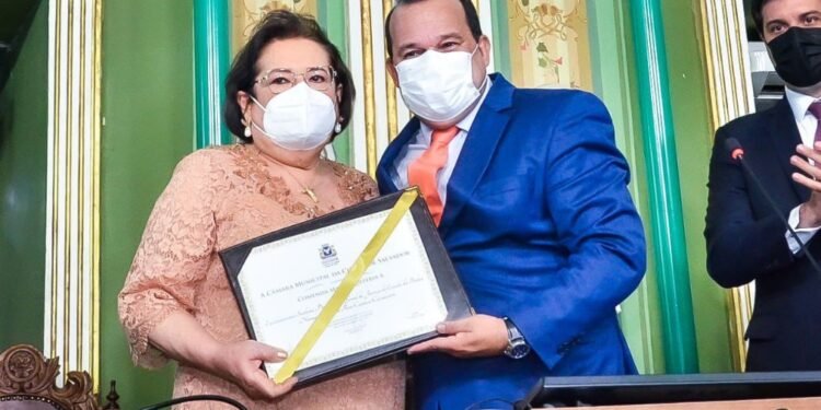 Geraldo Júnior concede Título de Cidadã de Salvador e Comenda Maria Quitéria à procuradora-geral da Bahia, Norma Cavalcanti