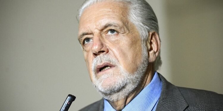 Wagner diz que PEC sobre aumento no Judiciário não pode ser aprovada