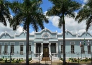 Feira de Santana: servidores da Câmara ganham abono de até R$ 2 mil