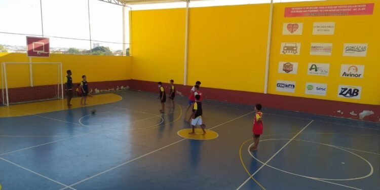 BCS Nova Cidade realiza projeto de futsal para crianças de Conquista