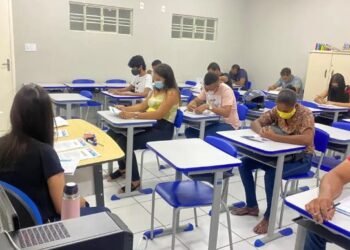 Alunos participam de primeira certificação do projeto EJA EaD da Prefeitura de Juazeiro