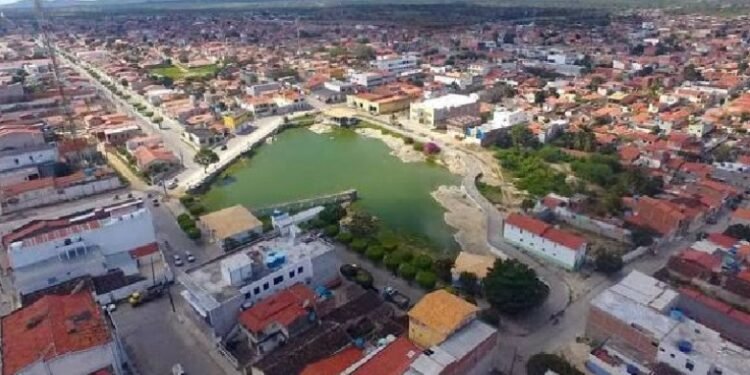 Justiça determina pagamento de R$ 907 mil a ex-prefeitos