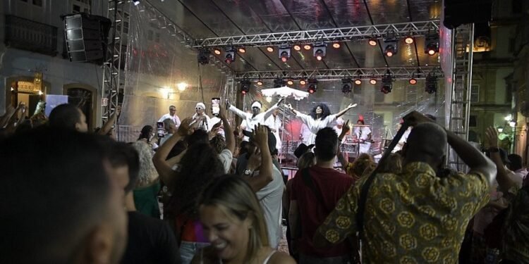 Com Cortejo Afro, primeiro Pré-réveillon do Centro Histórico agita soteropolitanos e turistas