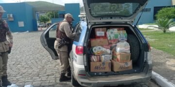 PM distribui 50 kits de alimentos para famílias em Jequié