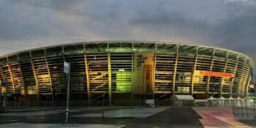 Arena Fonte Nova é iluminada em homenagem a Pelé