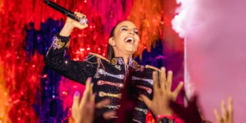 Aquecendo a chegada do Carnaval e cercada de fãs e amigos, Ivete Sangalo grava projeto “Chega Mais” em Salvador
