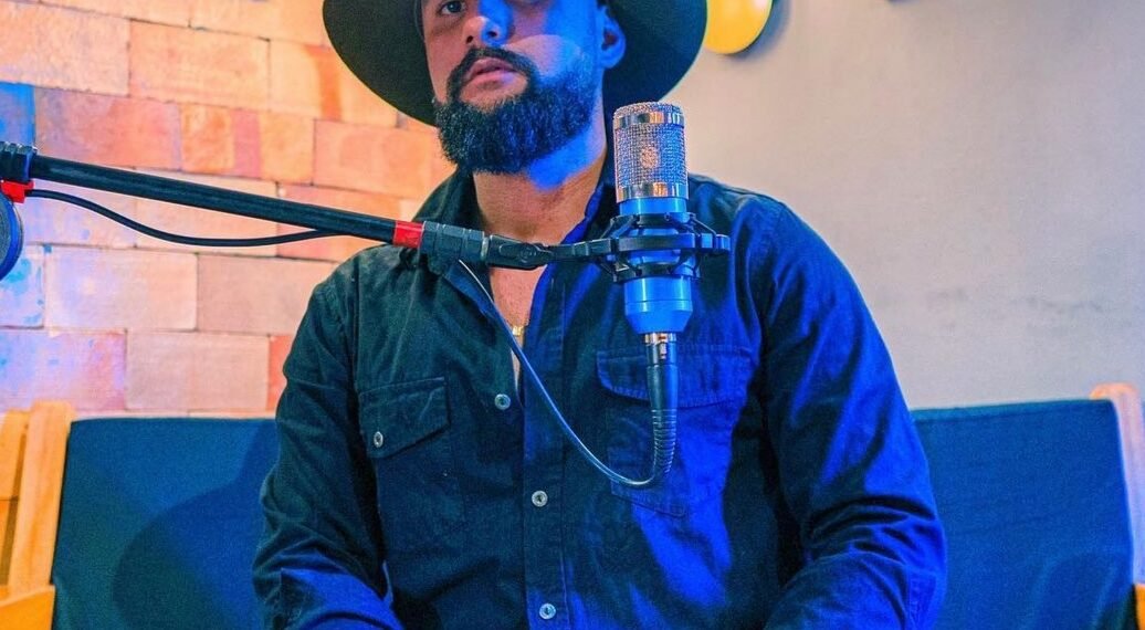 Aperte o play: Revelação do piseiro baiano cantor JB emplaca hit “Ponto G”