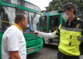 Blitz da Lei Seca aborda motoristas de ônibus na Estação da Lapa
