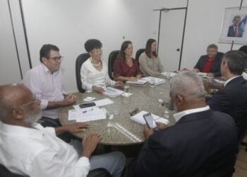 Secretários se reúnem para tratar de disputas de terras indígenas