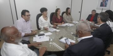 Secretários se reúnem para tratar de disputas de terras indígenas