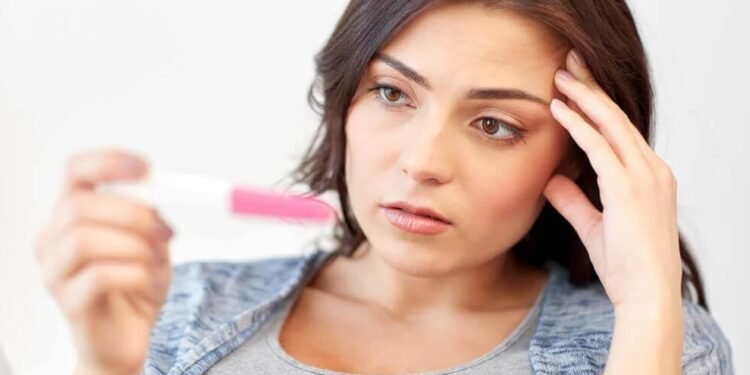 Desequilíbrio hormonal pode provocar depressão, ansiedade e até infertilidade nas mulheres