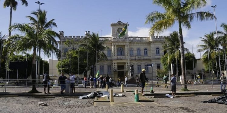 SSP desmonta acampamentos golpista em frente ao quartel da Mouraria
