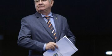 Coronel defende intervenção e alerta sobre risco em outros estados