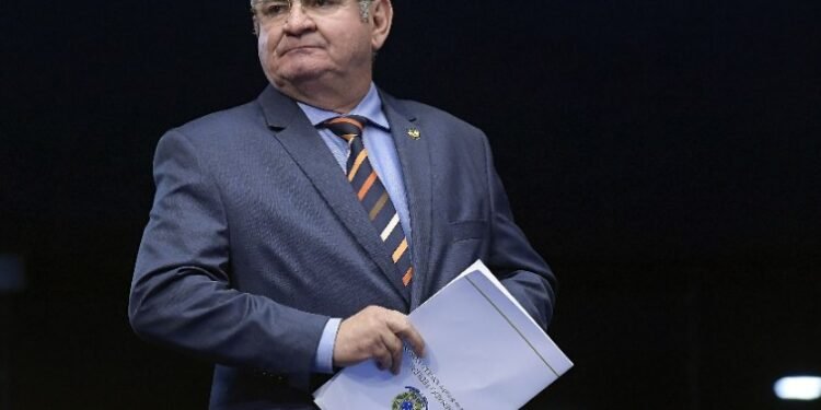 Coronel defende intervenção e alerta sobre risco em outros estados