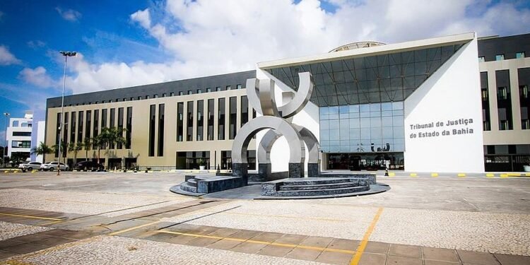 Corregedoria suspende seleção de estágio do TJ-BA que vetava héteros
