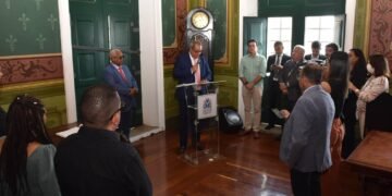 No ato de posse de Alfredo Mangueira, Carlos Muniz condena ataques à democracia