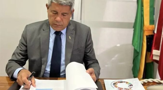 Jerônimo Rodrigues vai a Brasília em busca de investimentos e participa de reunião com Lula