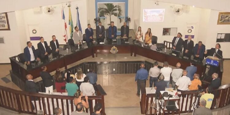 Presidente da Câmara Municipal de Araci é empossado na Casa