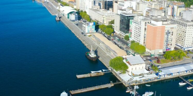 Passeio guiado no Comércio apresenta as belezas histórico-culturais da região