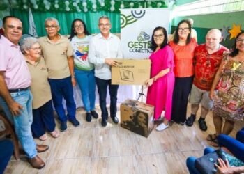 Simões Filho: Unidades de Ensino recebem novos computadores