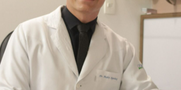 Banhos de praia e piscina elevam casos de otite no verão