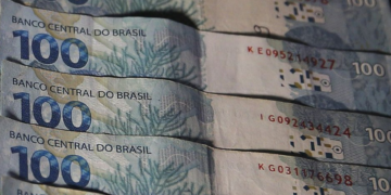 Caixa começa a pagar Bolsa Família de R$ 600 nesta quarta-feira