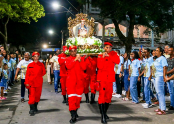 Fé e devoção marcam o inicio dos festejos de Nossa Senhora das Candeias