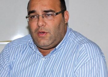 Professores de Dias D´Ávila denunciam manobra da Prefeitura