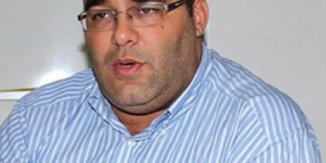 Professores de Dias D´Ávila denunciam manobra da Prefeitura