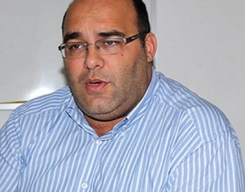 Professores de Dias D´Ávila denunciam manobra da Prefeitura